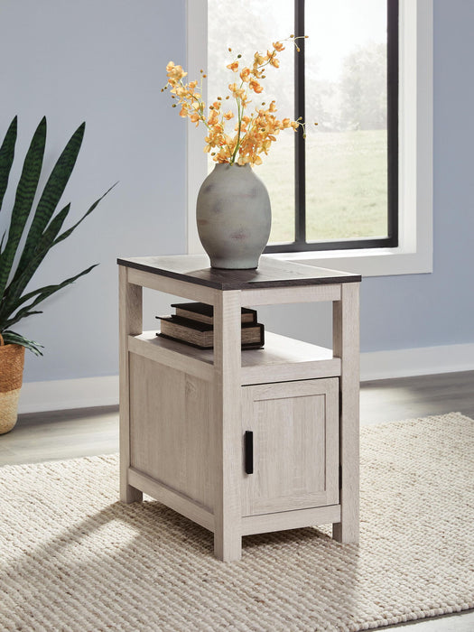 Fendenmore - Chair Side End Table