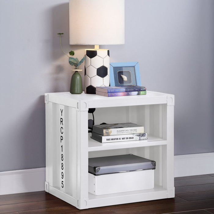 Cargo - Nightstand (USB)