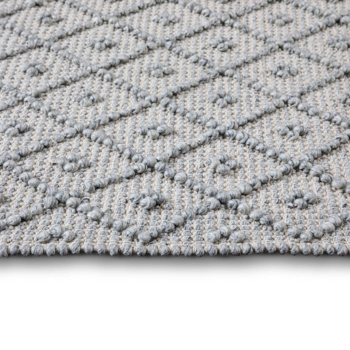 Millow - 8' X 10' Area Rug - Silver
